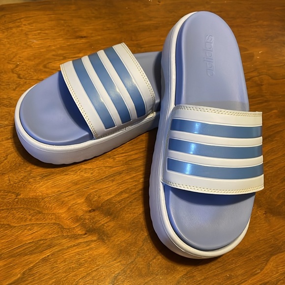 adidas Adilette Platform Slide - Picture 4 of 9